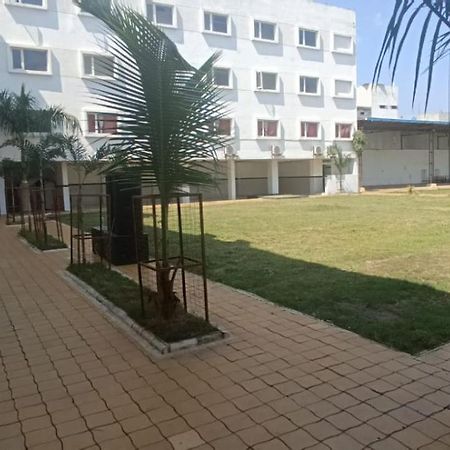 Hotel Shri Vardhan Ujjain Buitenkant foto