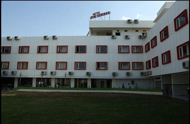 Hotel Shri Vardhan Ujjain Buitenkant foto